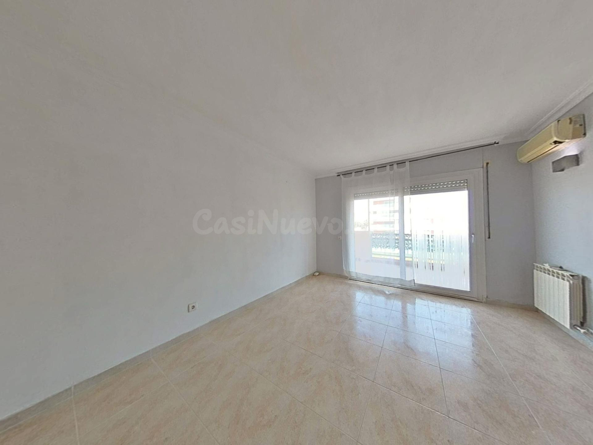 Amplio piso en el centro de Salou con piscina y vistas - foto 13