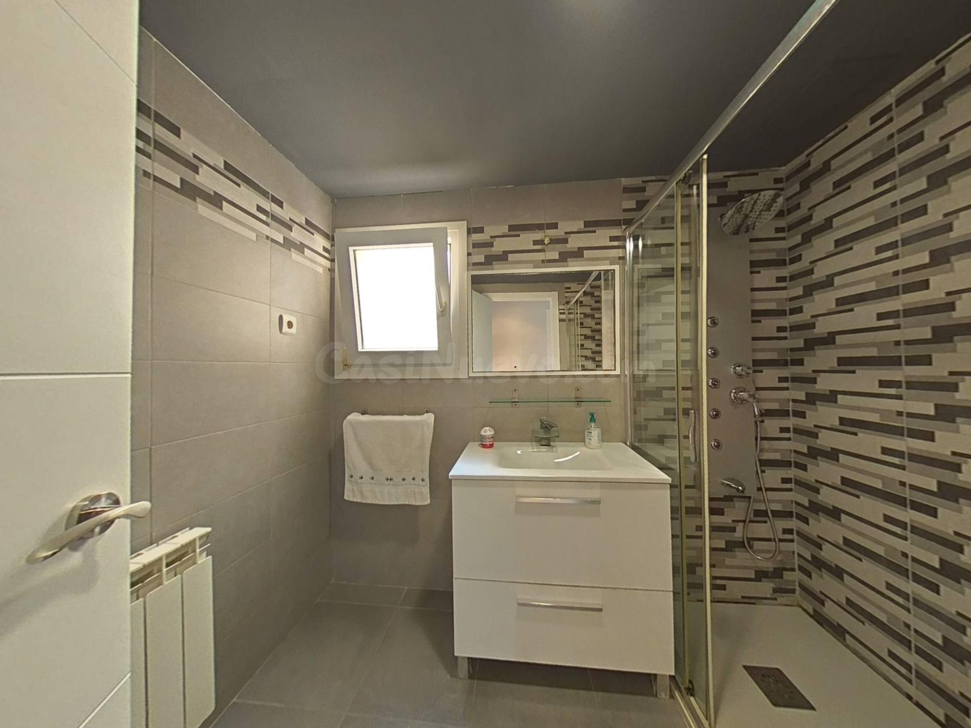 Amplio piso en el centro de Salou con piscina y vistas - foto 31