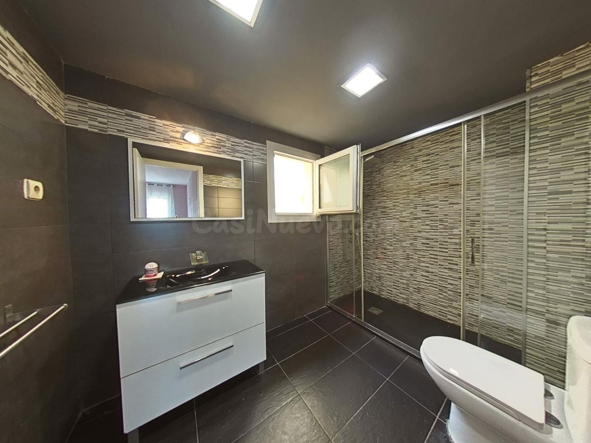 Amplio piso en el centro de Salou con piscina y vistas - foto 38