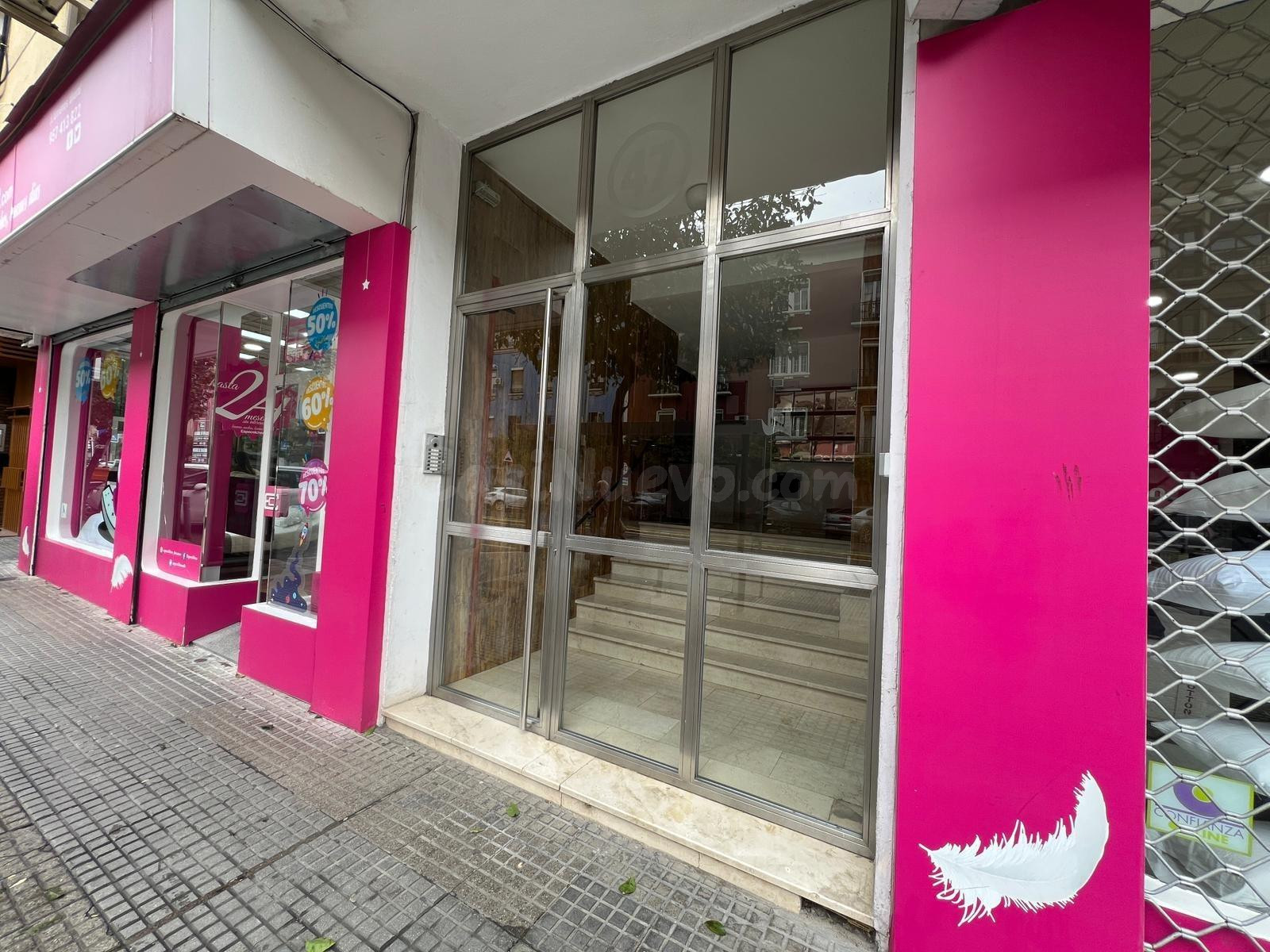 Piso reformado a estrenar con ascensor en Avenida Medina Aza - foto 35