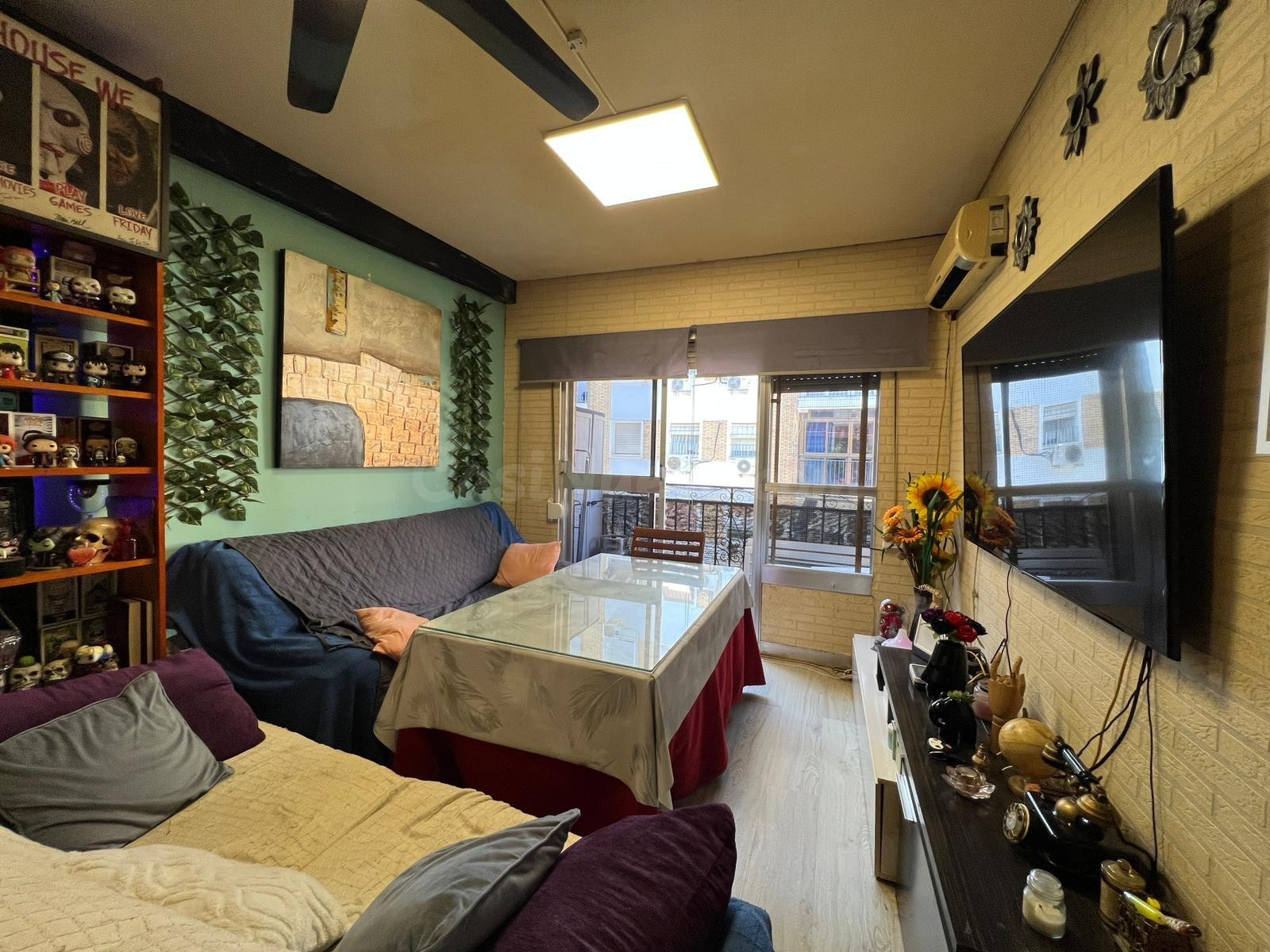 ¡Vivienda reformada con ascensor y terraza en La Viñuela!