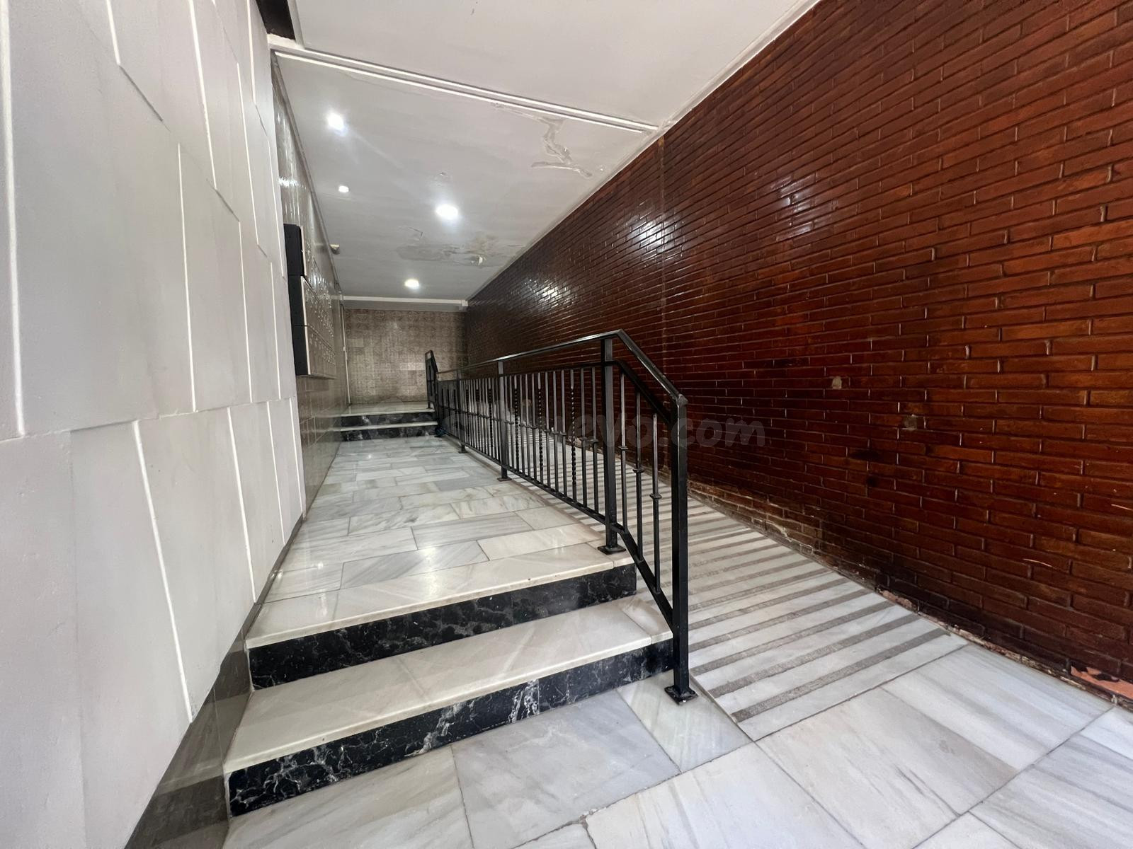 ¡Vivienda reformada con ascensor y terraza en La Viñuela! - foto 35