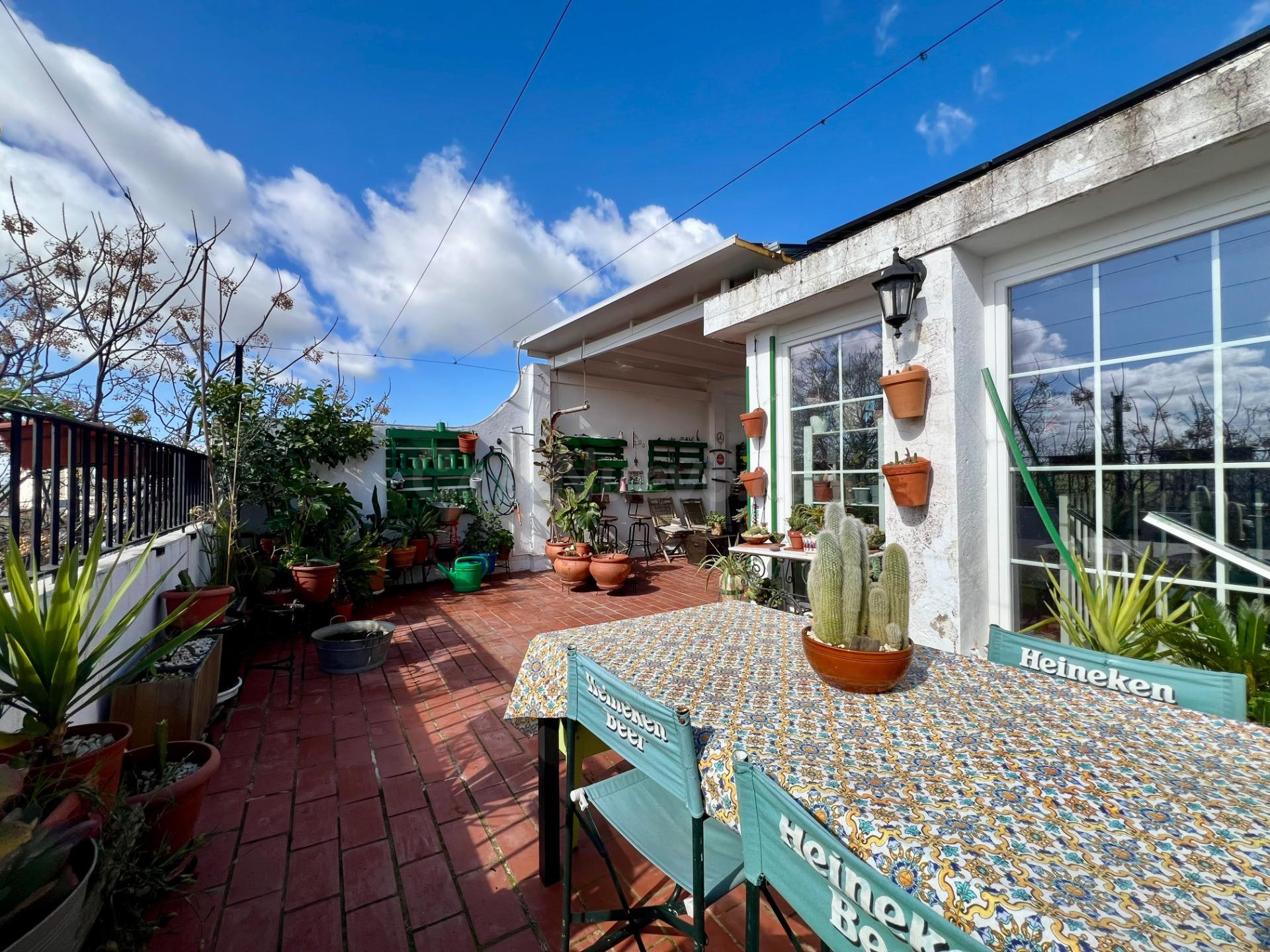 E. Amplia casa adosada totalmente reformada en Santa Cruz