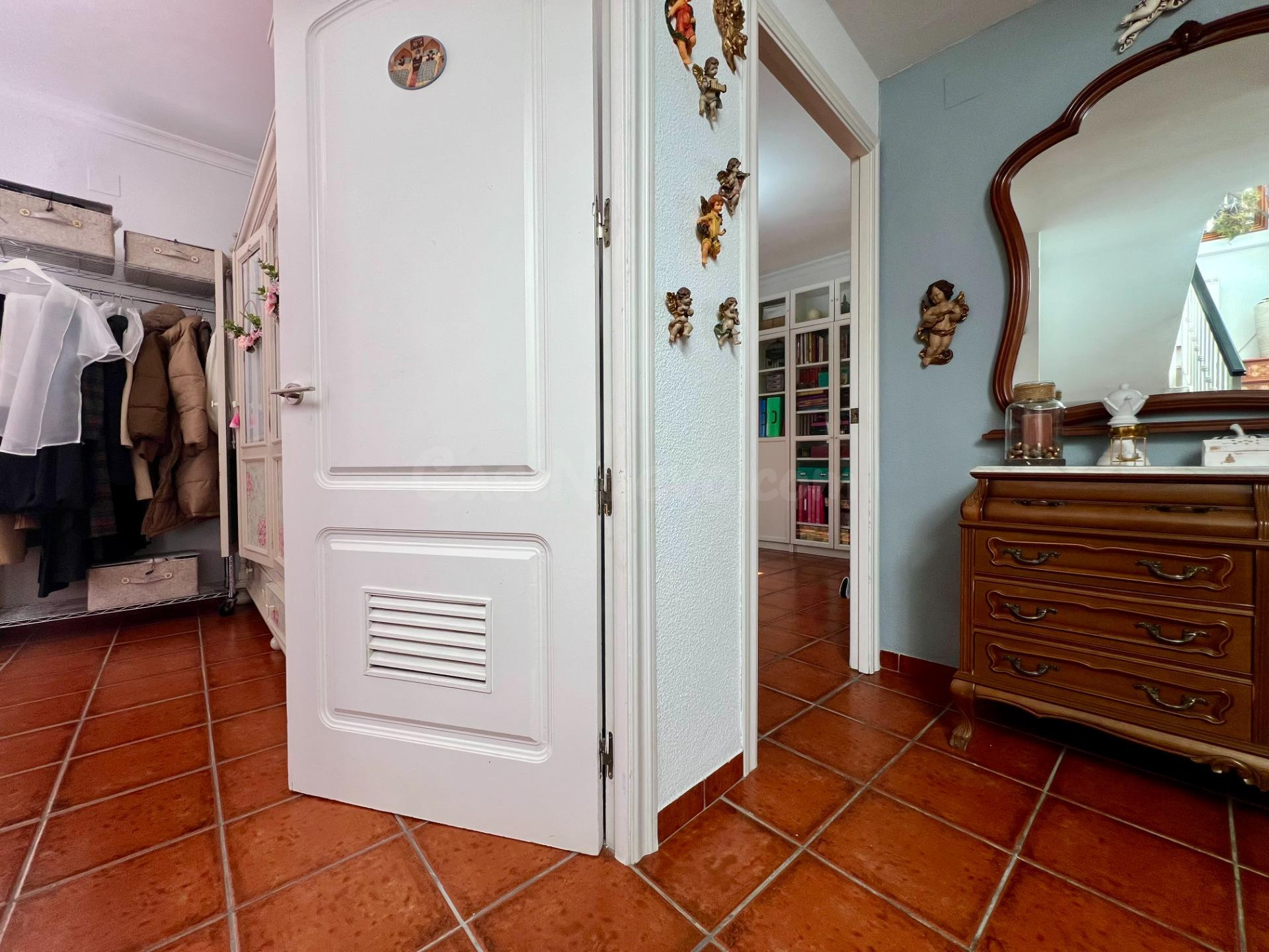 E. Amplia casa adosada totalmente reformada en Santa Cruz - foto 22