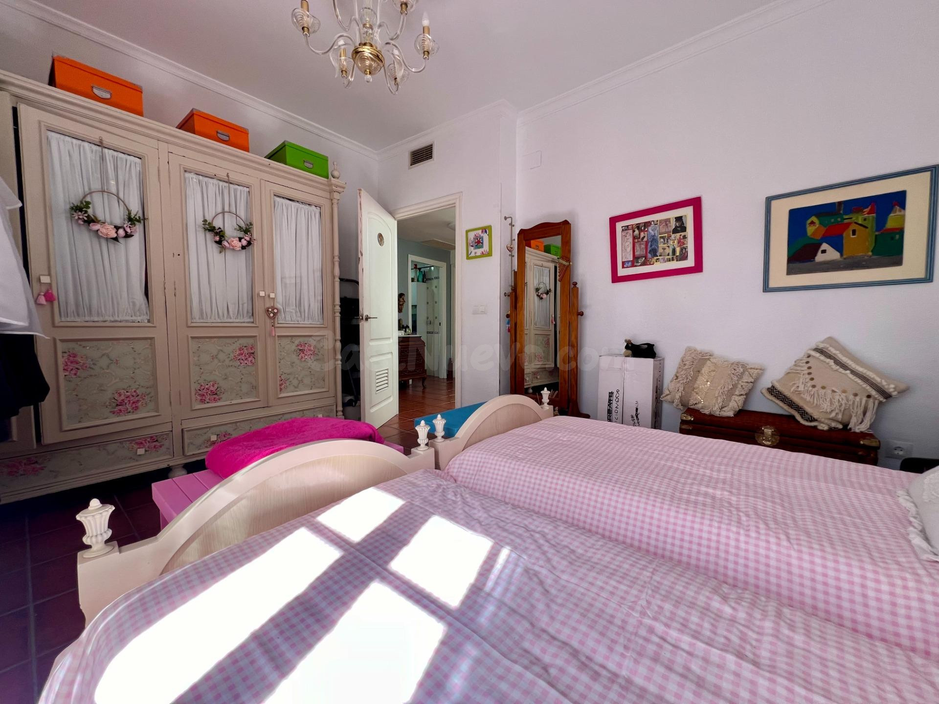 E. Amplia casa adosada totalmente reformada en Santa Cruz - foto 24