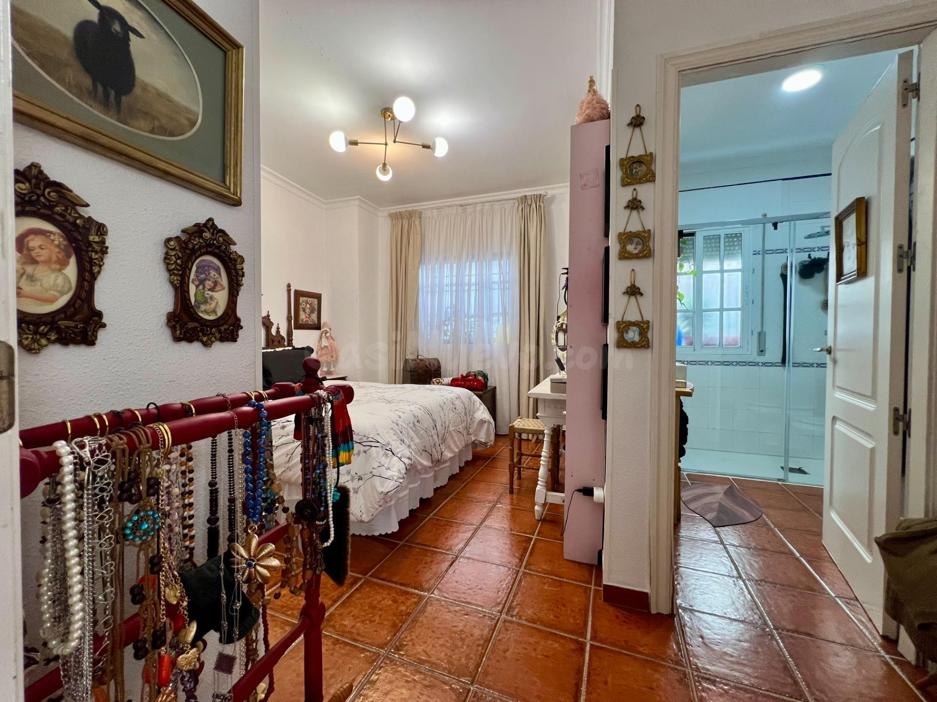 E. Amplia casa adosada totalmente reformada en Santa Cruz - foto 31