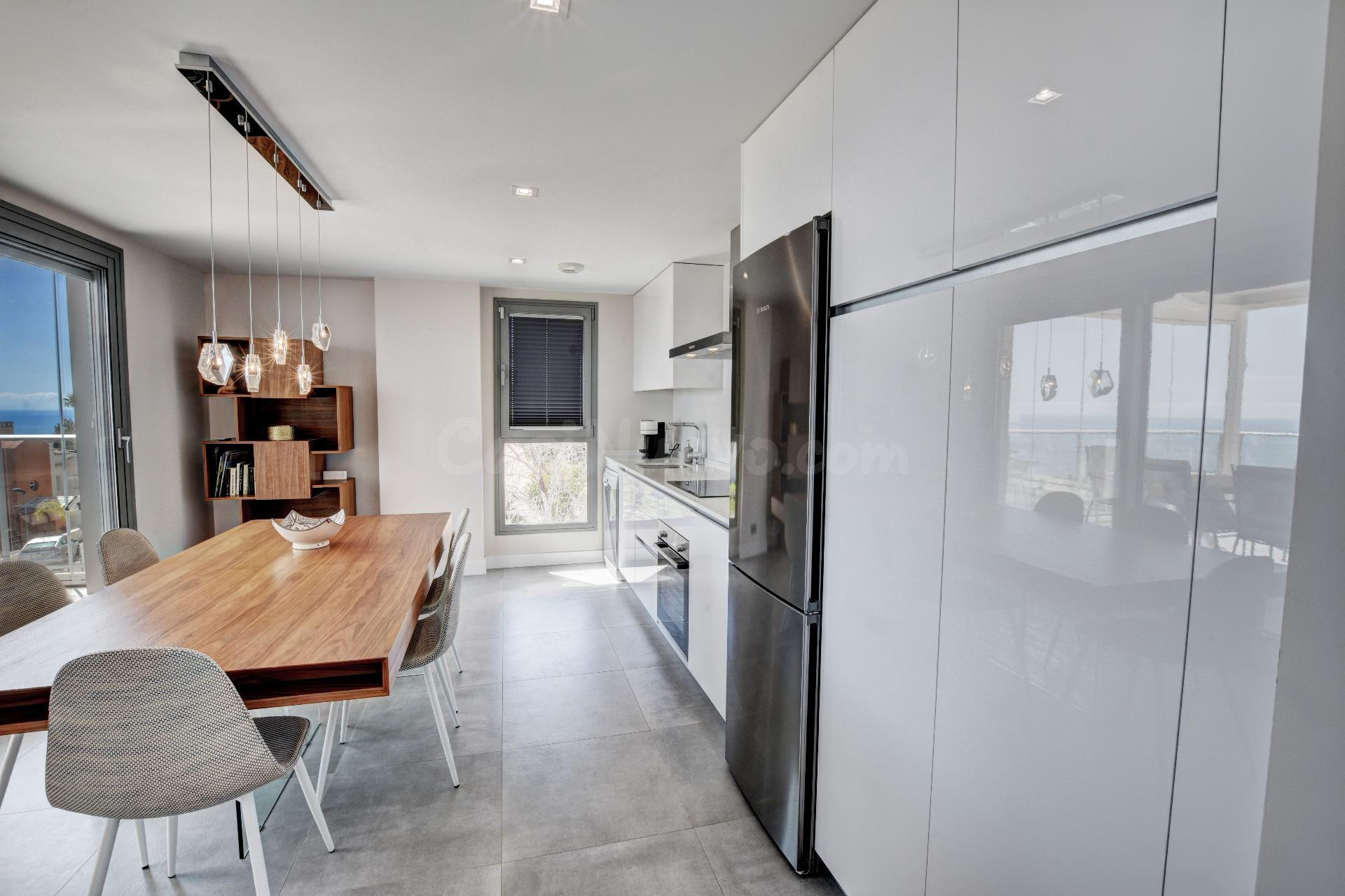 Atico Moderno de Esquina con Vistas Panoramicas al Mar y cen - foto 6