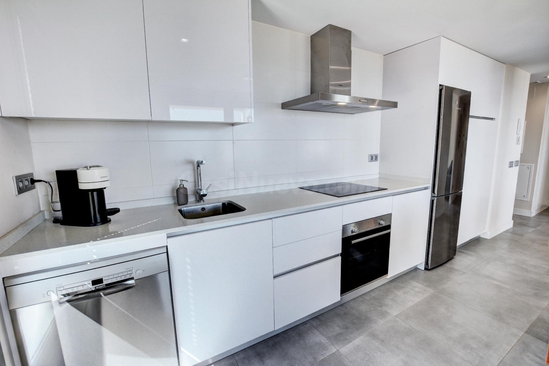 Atico Moderno de Esquina con Vistas Panoramicas al Mar y cen - foto 17