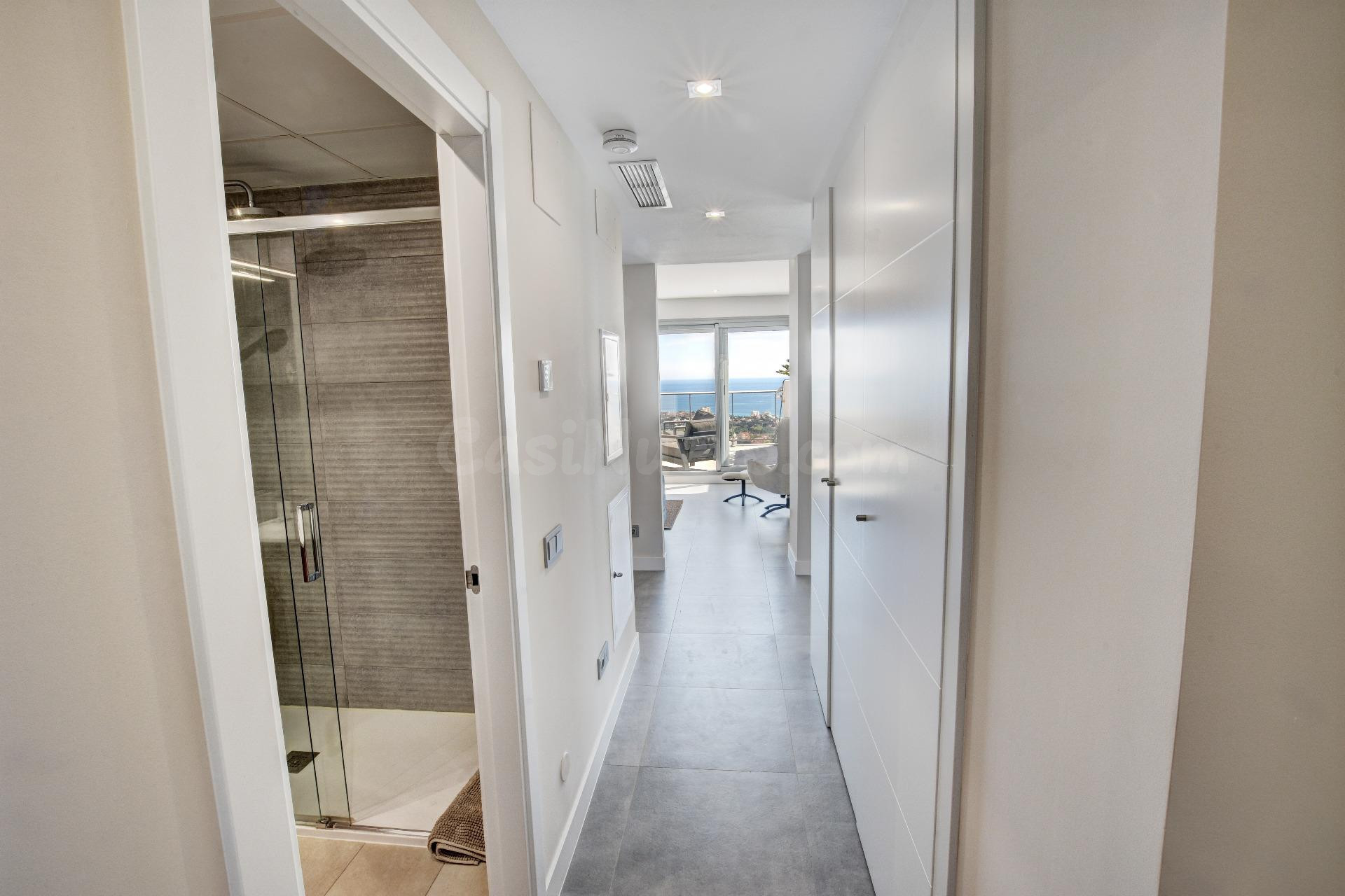 Atico Moderno de Esquina con Vistas Panoramicas al Mar y cen - foto 35