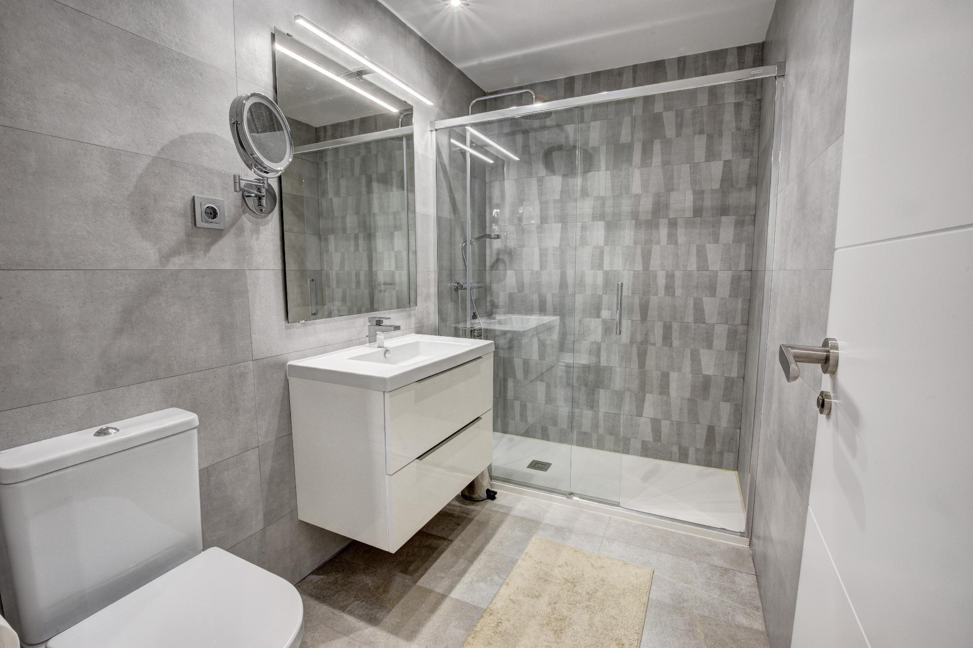 Atico Moderno de Esquina con Vistas Panoramicas al Mar y cen - foto 39