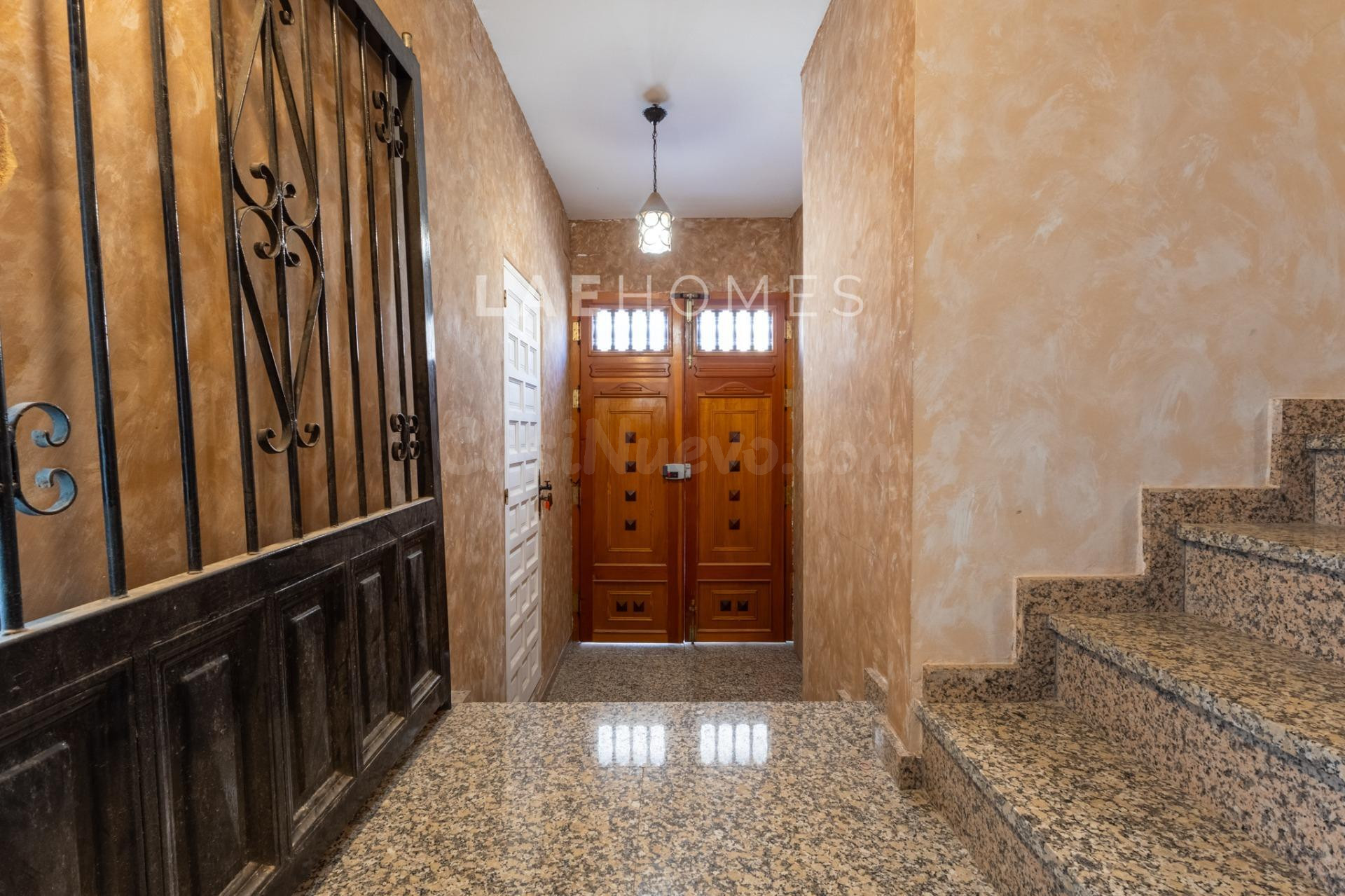 Edificio con local en venta en El Campello - foto 5