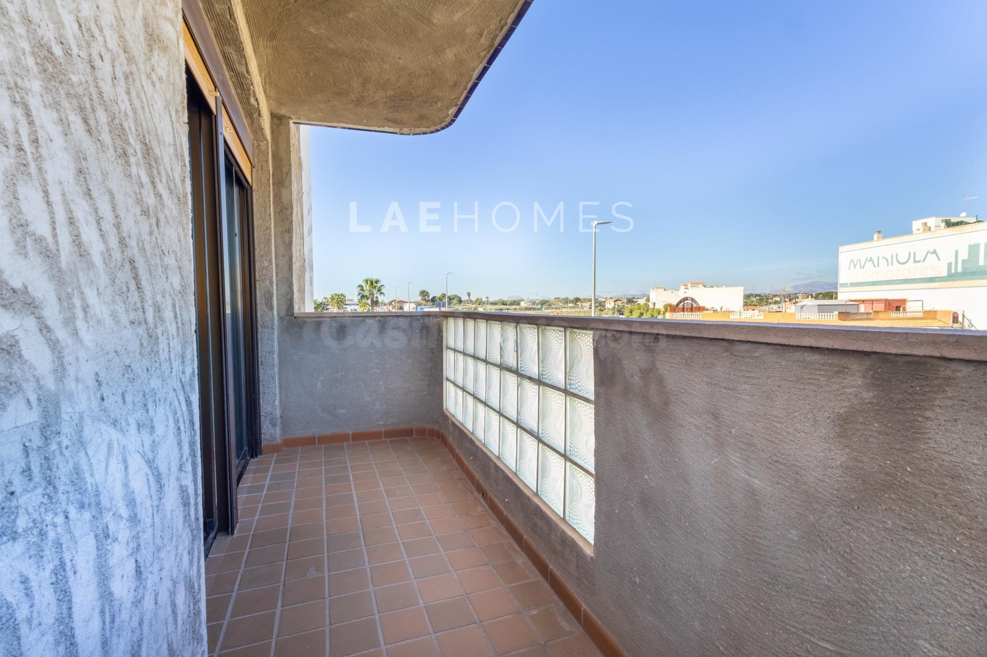 Edificio con local en venta en El Campello - foto 10