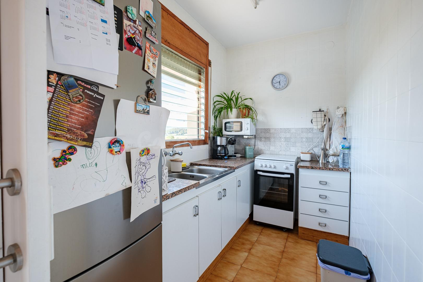 AMPLIA Y LUMINOSA CASA EN UNA SOLA PLANTA, CON PISCINA, GARA - foto 5