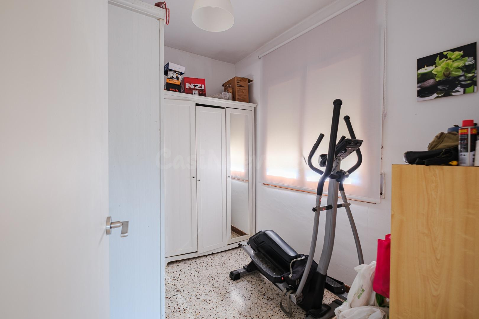 AMPLIA Y LUMINOSA CASA EN UNA SOLA PLANTA, CON PISCINA, GARA - foto 6