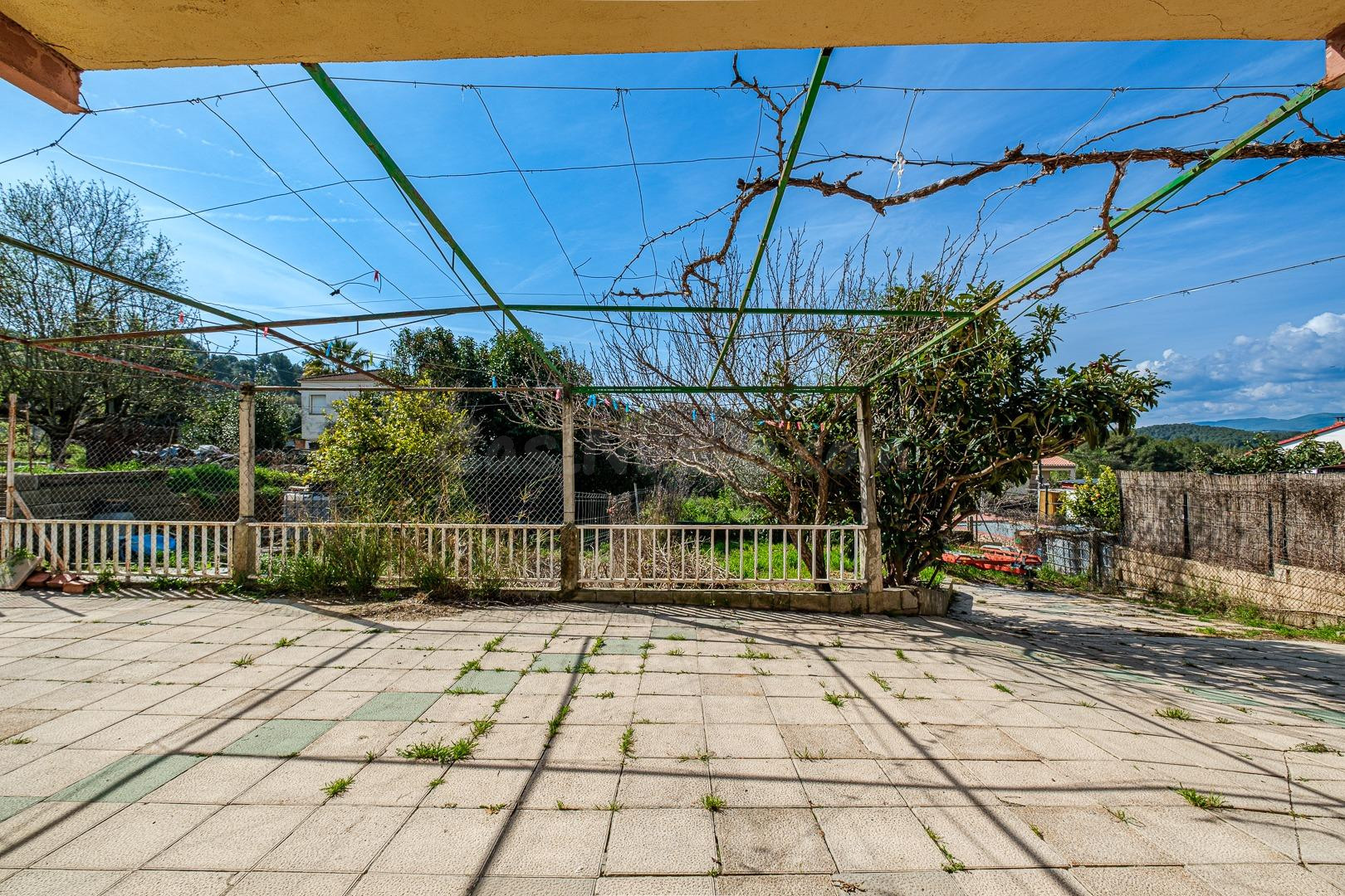 AMPLIA Y LUMINOSA CASA EN UNA SOLA PLANTA, CON PISCINA, GARA - foto 23