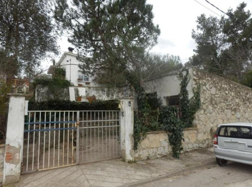 Casa con garaje en Mediona – Gran oportunidad