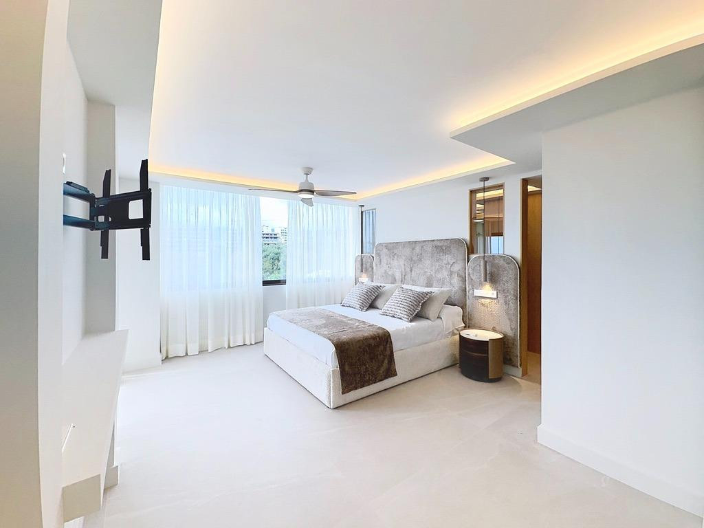 Elegante apartamento en esquina ubicado en la exclusiva New Golden Mile de Estepona. - foto 4