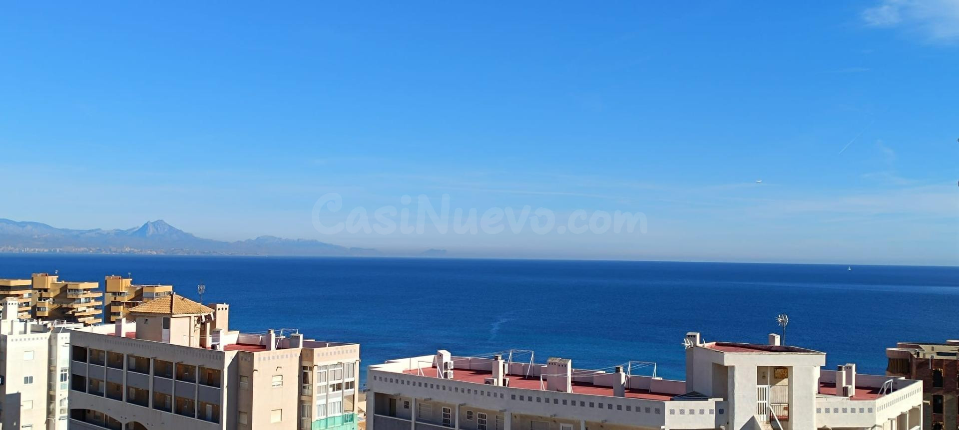 AMPLIO APARTAMENTO MUY LUMINOSO Y HERMOSAS VISTAS AL MAR