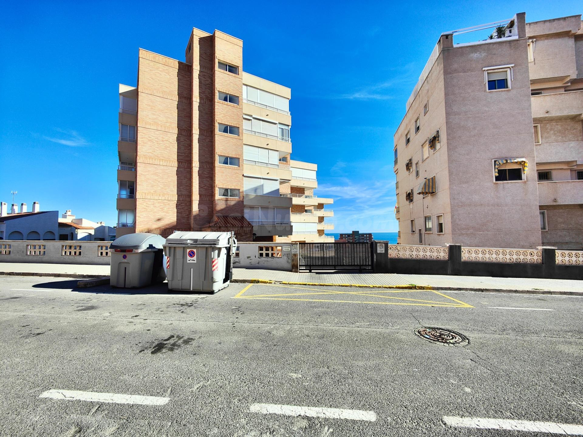 AMPLIO APARTAMENTO MUY LUMINOSO Y HERMOSAS VISTAS AL MAR - foto 3