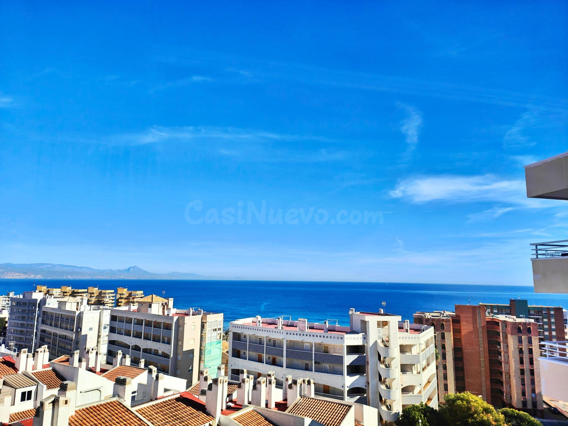 AMPLIO APARTAMENTO MUY LUMINOSO Y HERMOSAS VISTAS AL MAR - foto 9