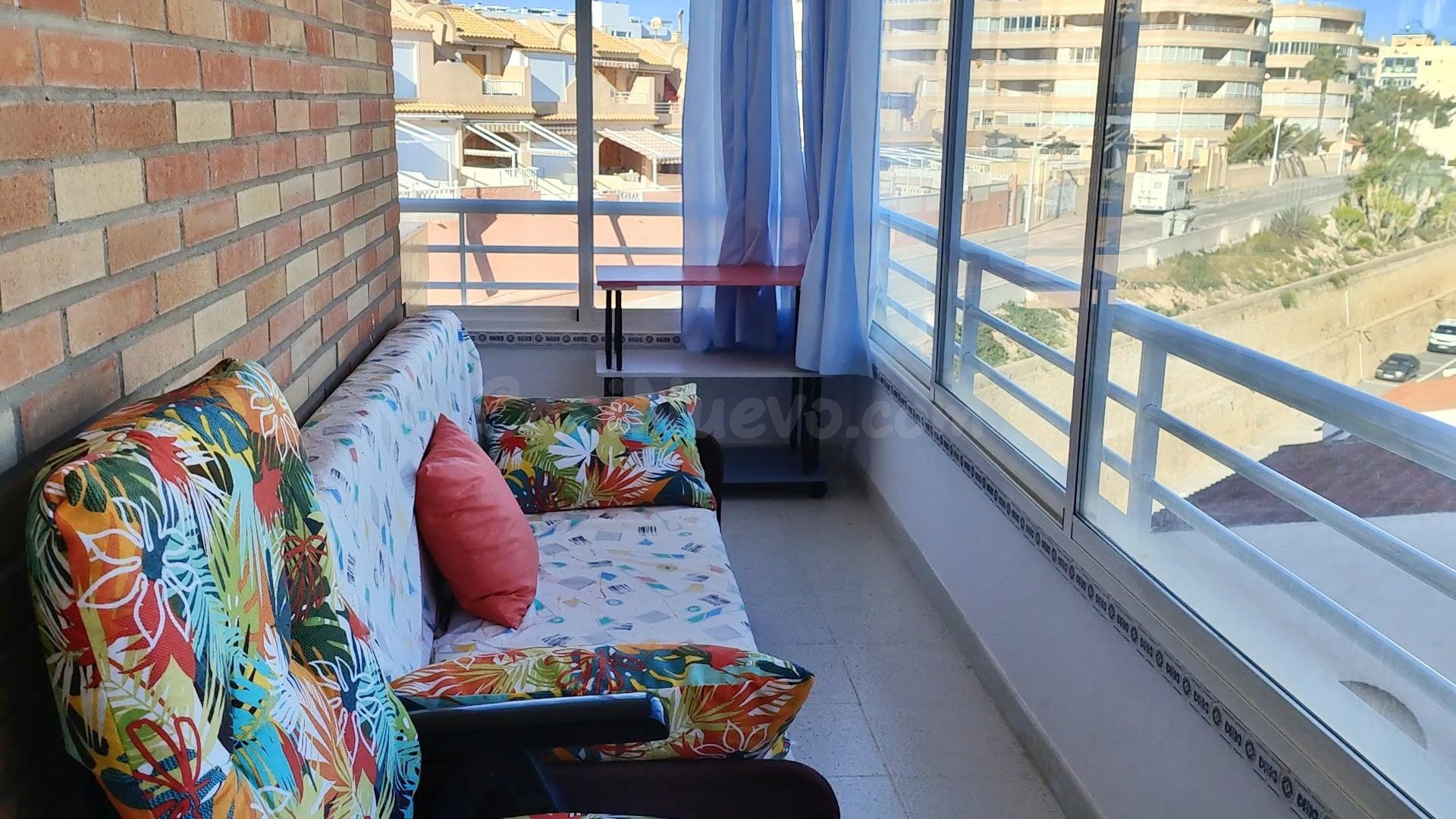 AMPLIO APARTAMENTO MUY LUMINOSO Y HERMOSAS VISTAS AL MAR - foto 11