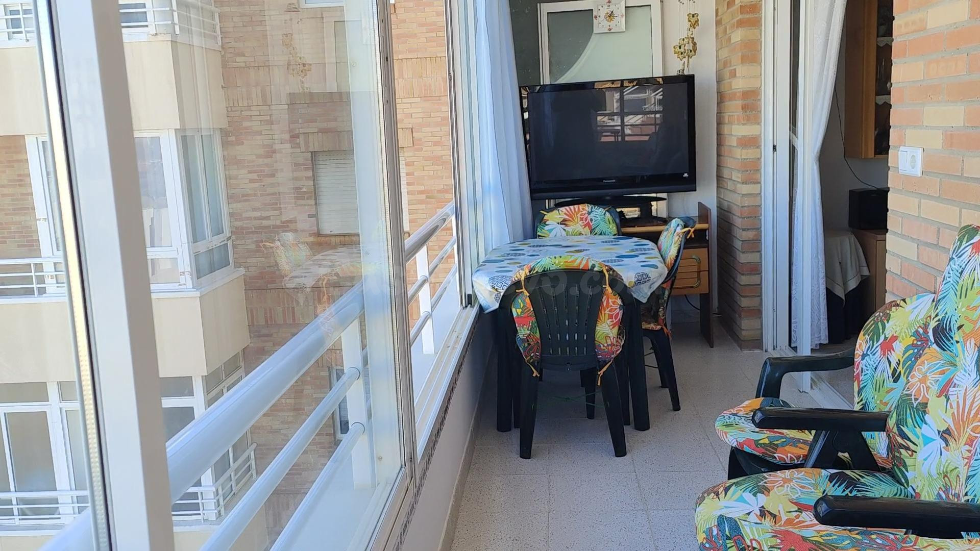 AMPLIO APARTAMENTO MUY LUMINOSO Y HERMOSAS VISTAS AL MAR - foto 12