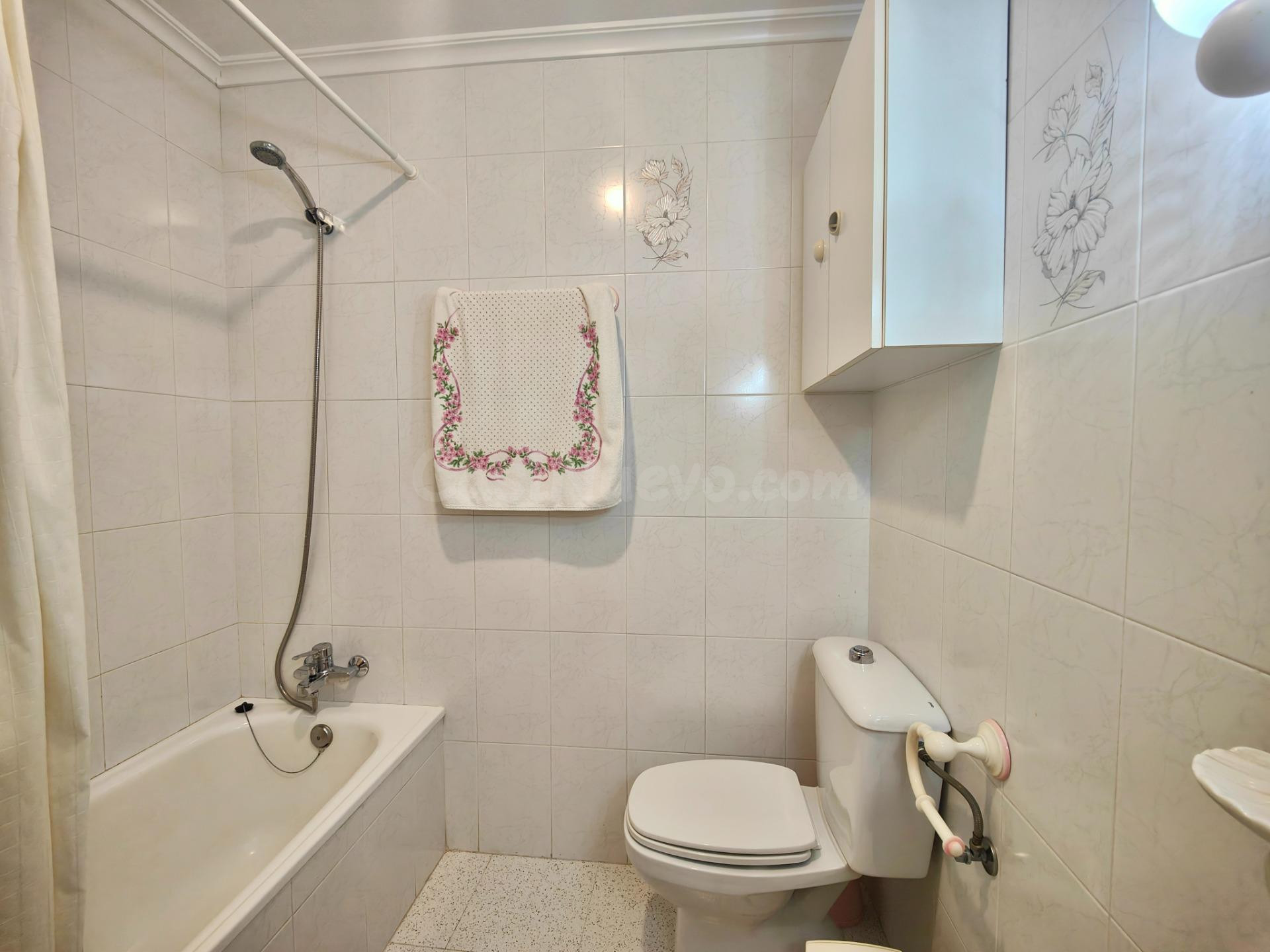 AMPLIO APARTAMENTO MUY LUMINOSO Y HERMOSAS VISTAS AL MAR - foto 25