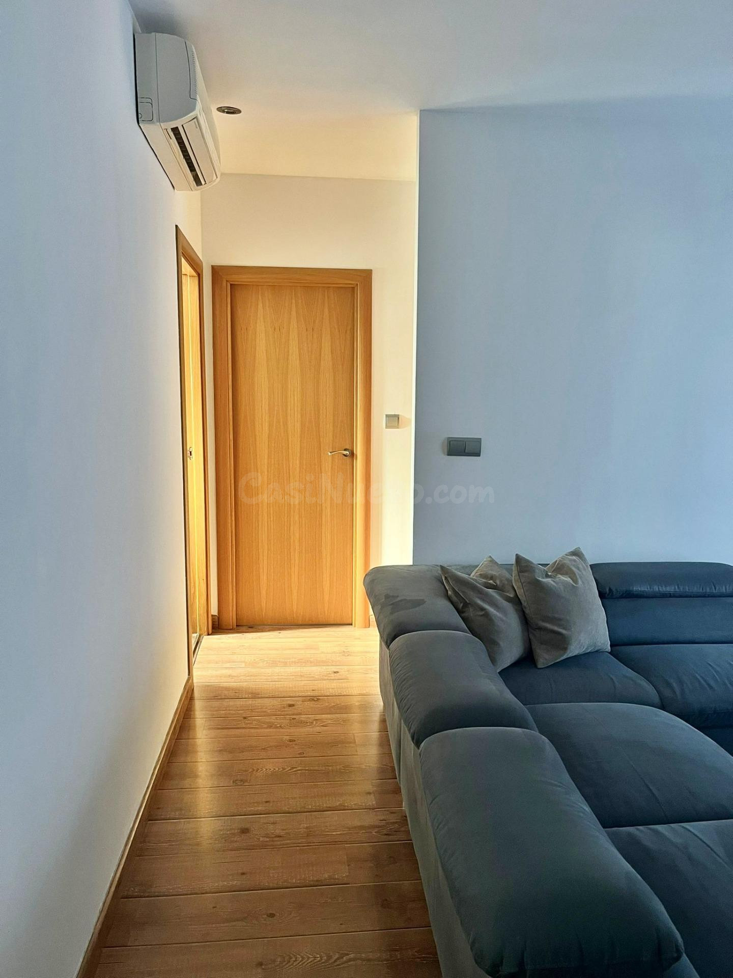 PRECIOSO PISO COMPLETAMENTE RENOVADO, CENTRICO Y LUMINOSO - foto 4