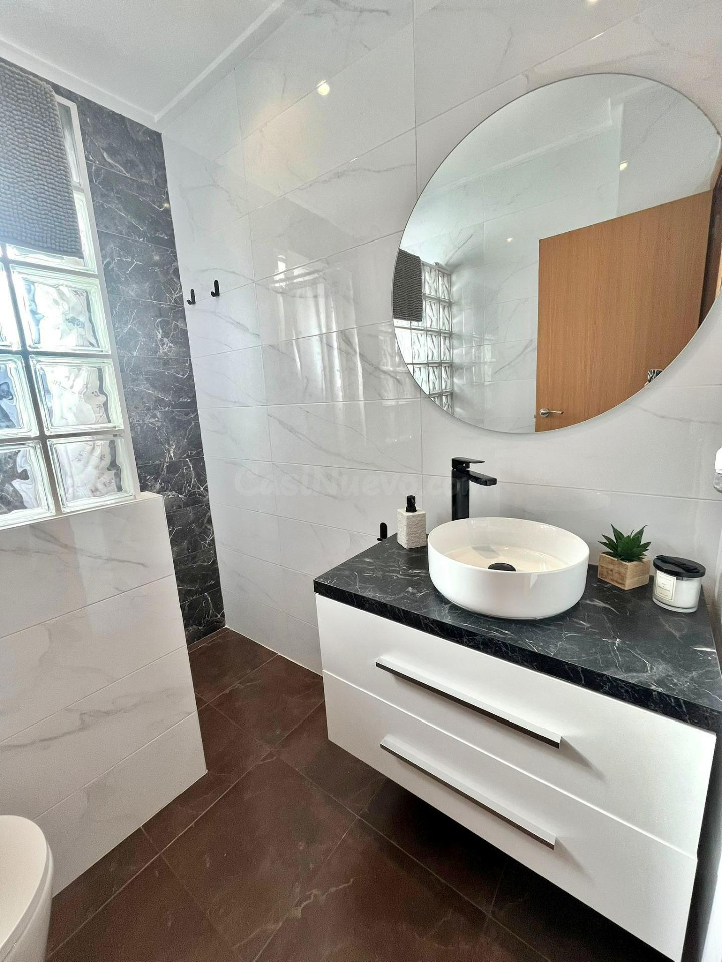 PRECIOSO PISO COMPLETAMENTE RENOVADO, CENTRICO Y LUMINOSO - foto 14