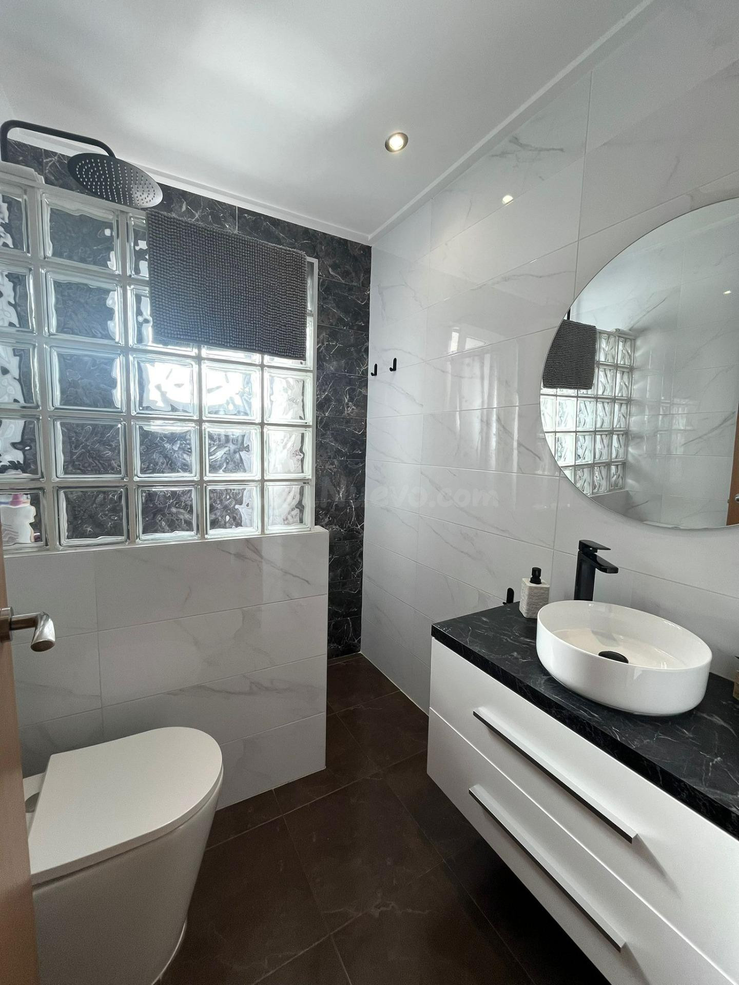 PRECIOSO PISO COMPLETAMENTE RENOVADO, CENTRICO Y LUMINOSO - foto 15