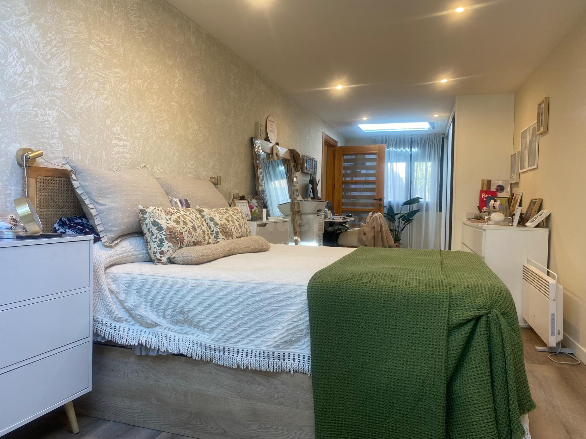 EN VENTA CHALET DE ENSUEÑO EN RUBIANS CON PISCINA Y TERRENO - foto 3