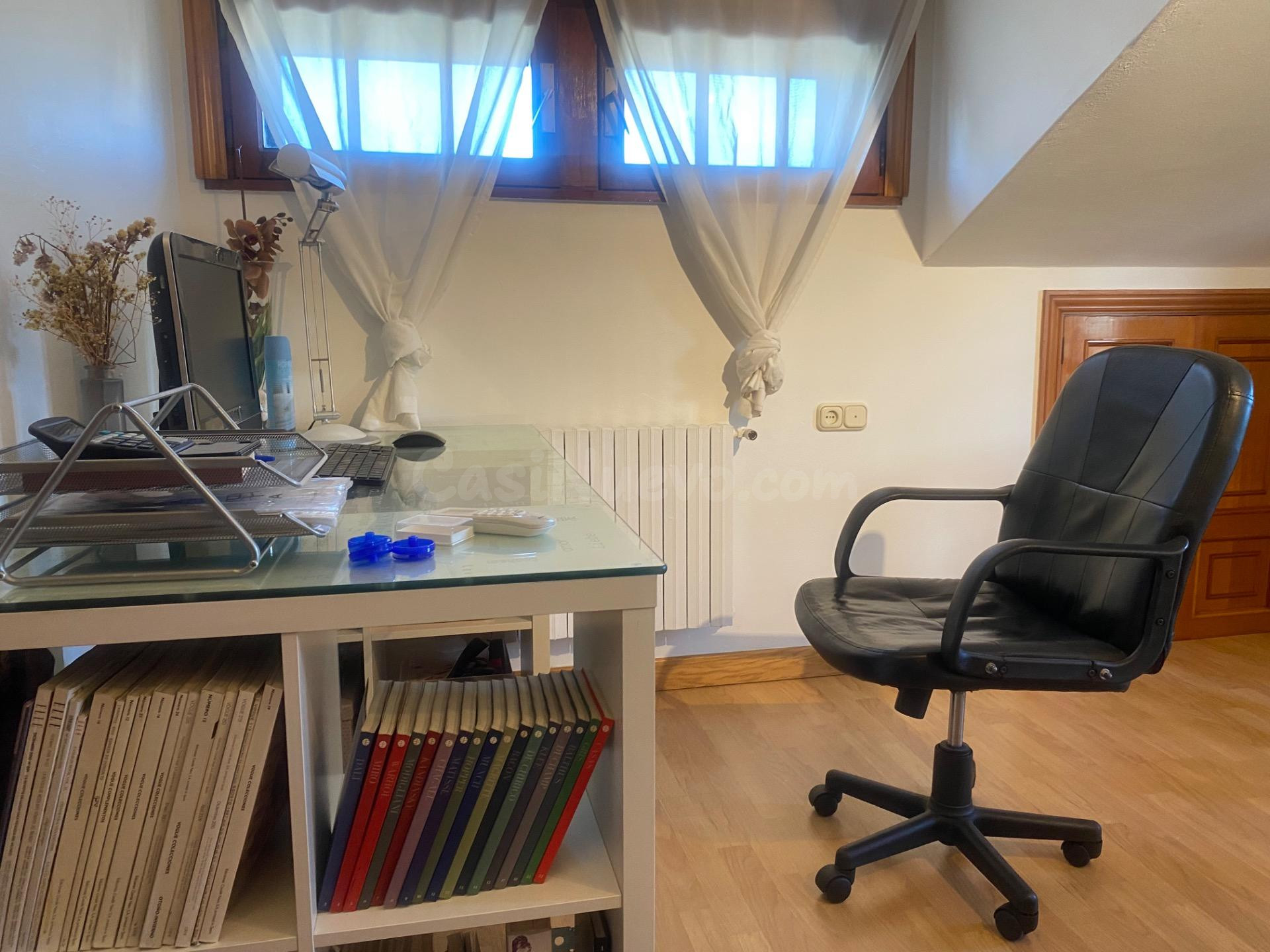 EN VENTA CHALET DE ENSUEÑO EN RUBIANS CON PISCINA Y TERRENO - foto 10