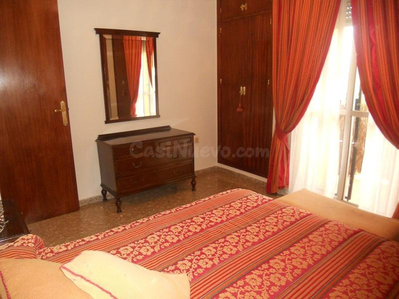 Bonito casa en la Zubia sin amueblar - foto 37