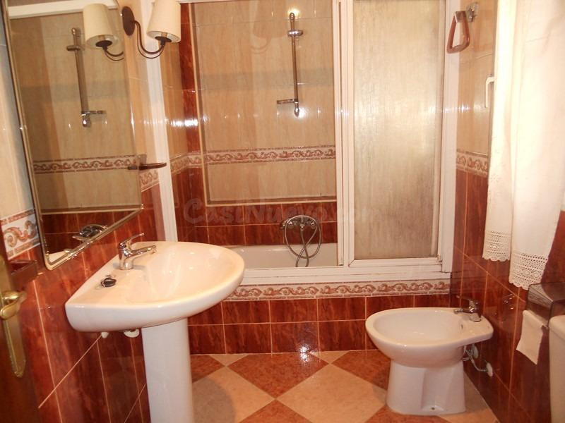 Bonito casa en la Zubia sin amueblar - foto 45