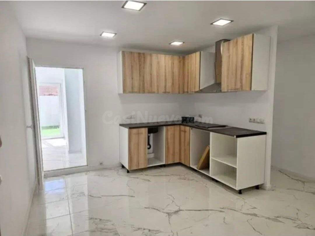 Amplio Piso en Los Ángeles, Alicante - Oportunidad Única