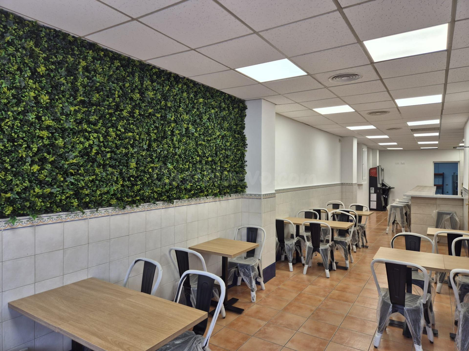 Traspaso de local reformado en Son Cotoner – listo para empe