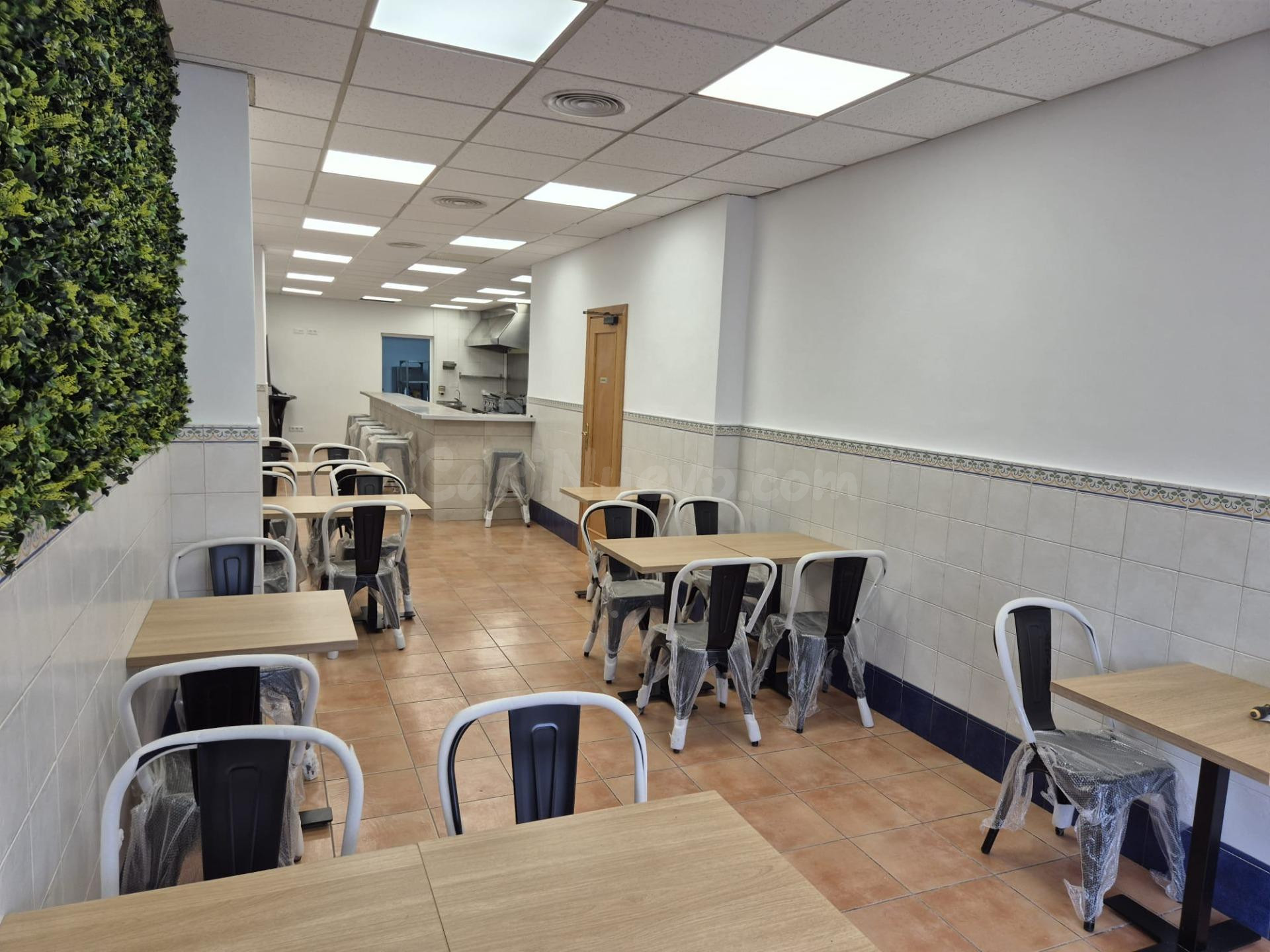 Traspaso de local reformado en Son Cotoner – listo para empe - foto 2