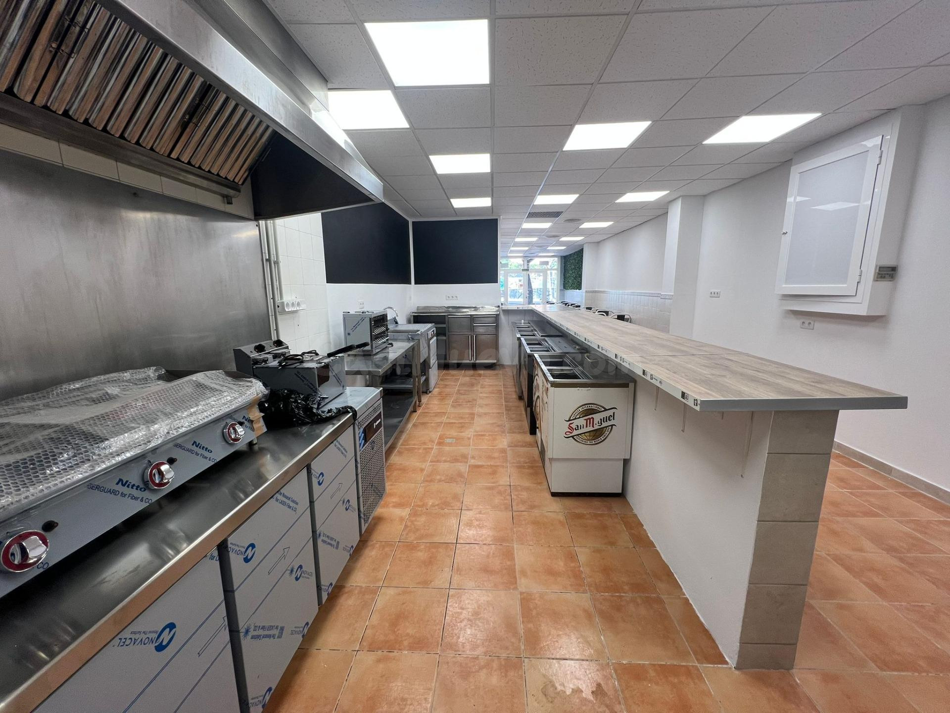 Traspaso de local reformado en Son Cotoner – listo para empe - foto 5