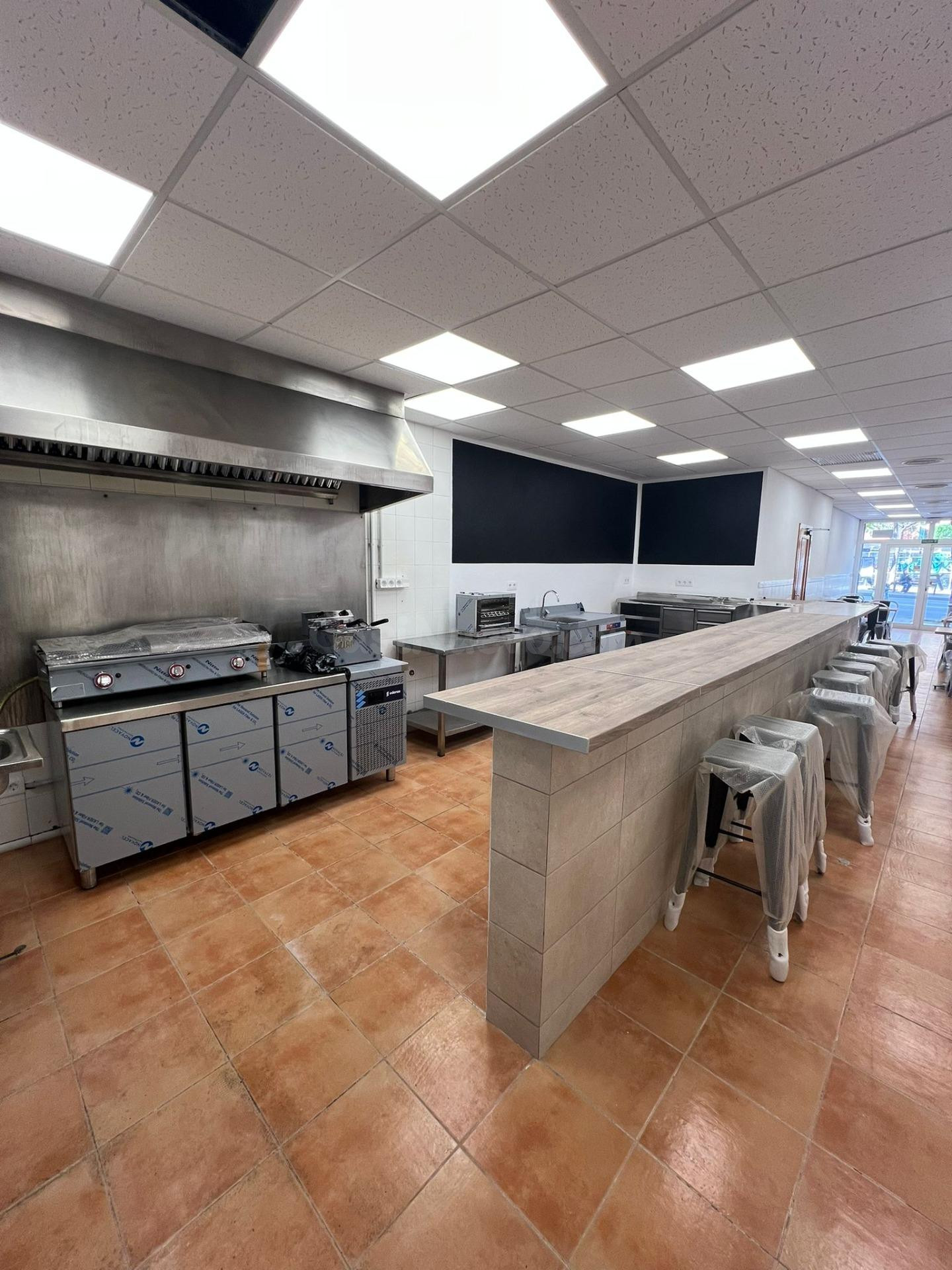 Traspaso de local reformado en Son Cotoner – listo para empe - foto 13