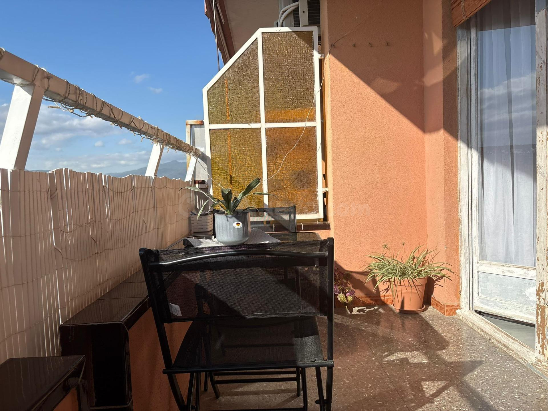 PISO CON MUY BUENAS VISTAS EN CANOVELLES!!! - foto 2