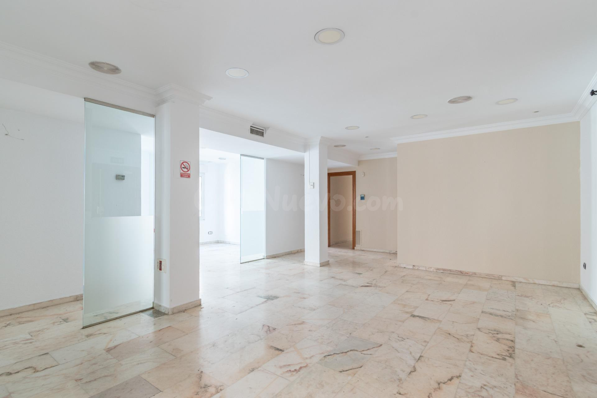 Oportunidad Única: Magnífica Vivienda en el Corazón de Armil - foto 12