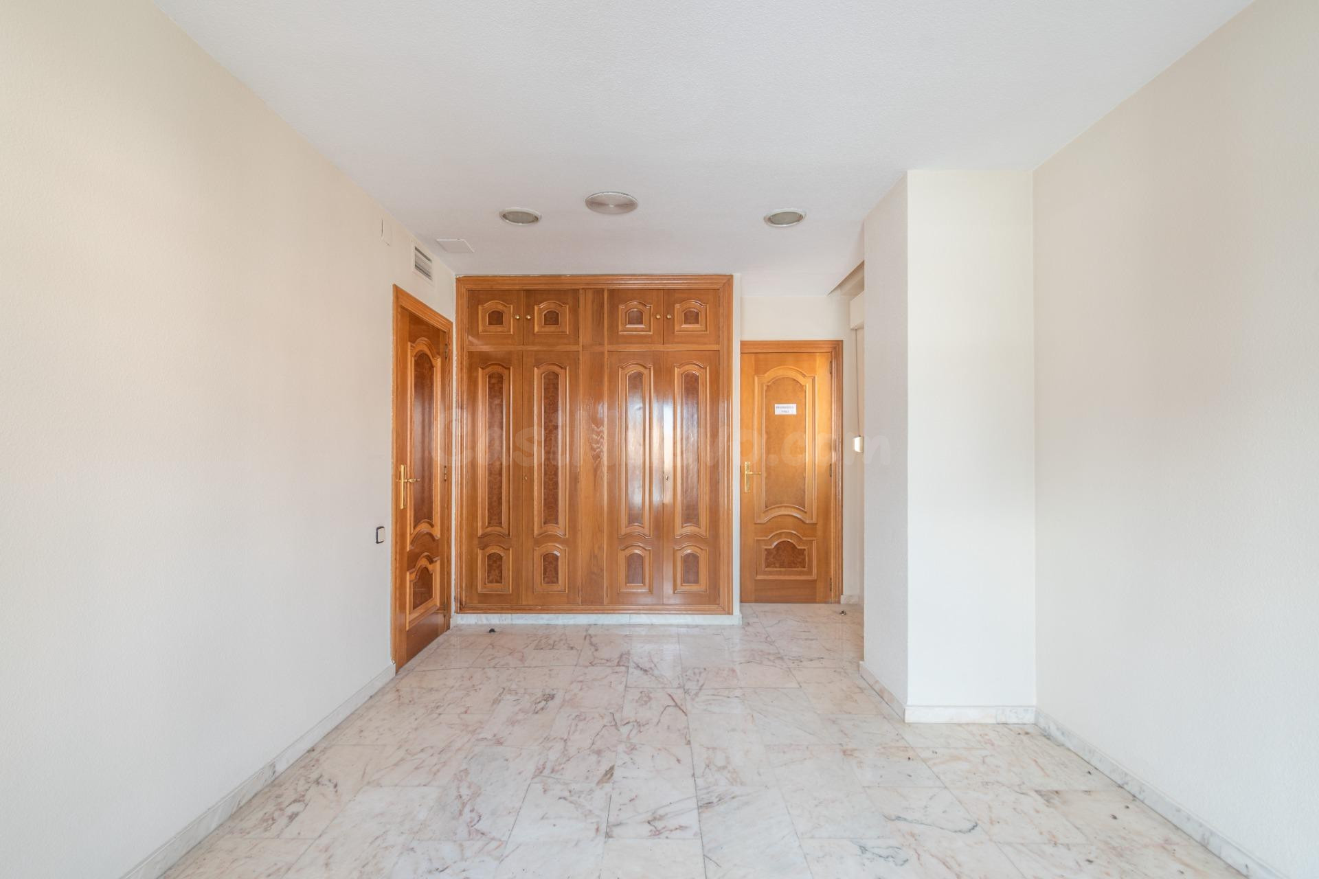 Oportunidad Única: Magnífica Vivienda en el Corazón de Armil - foto 20