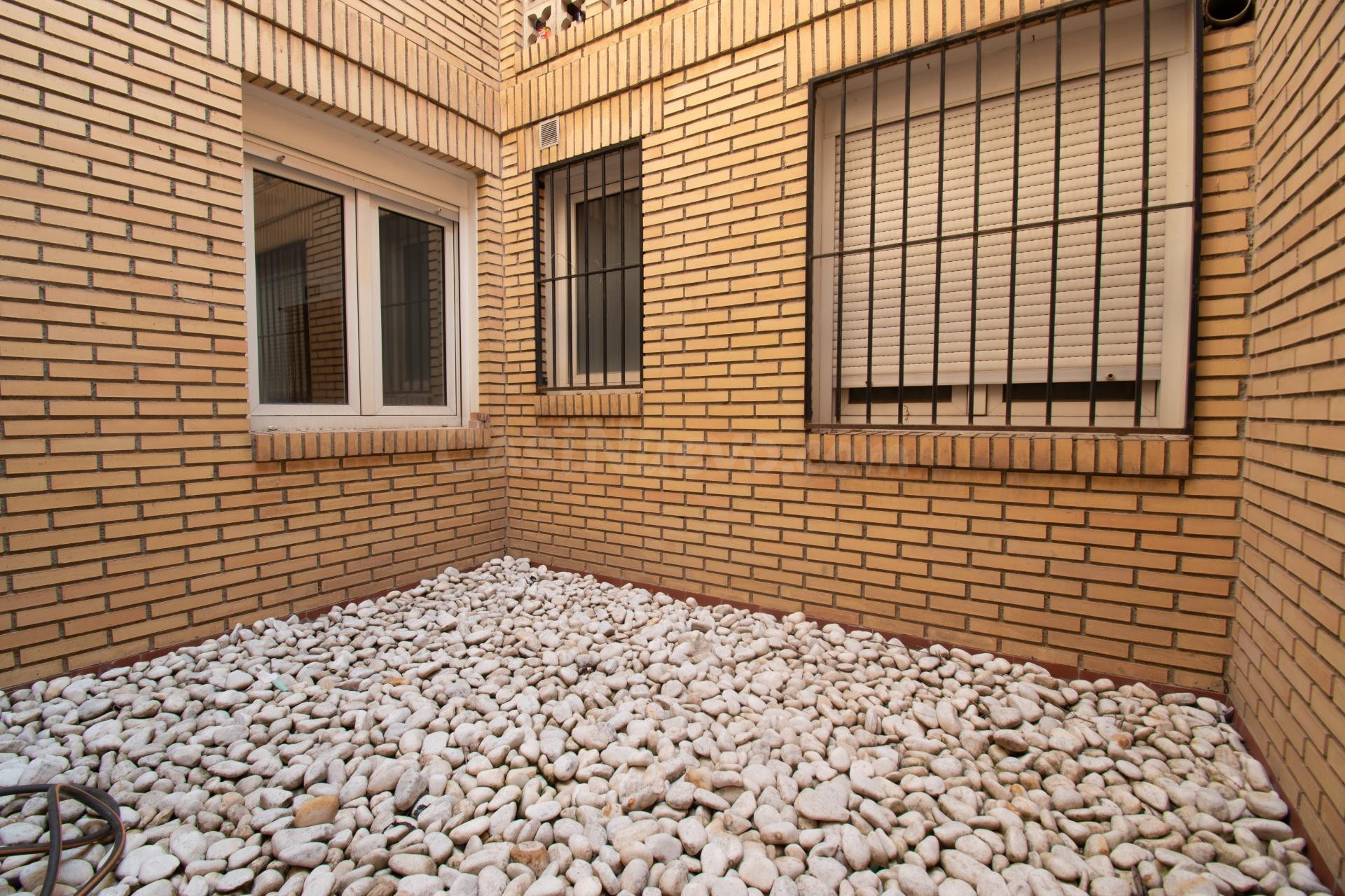 Oportunidad Única: Magnífica Vivienda en el Corazón de Armil - foto 33