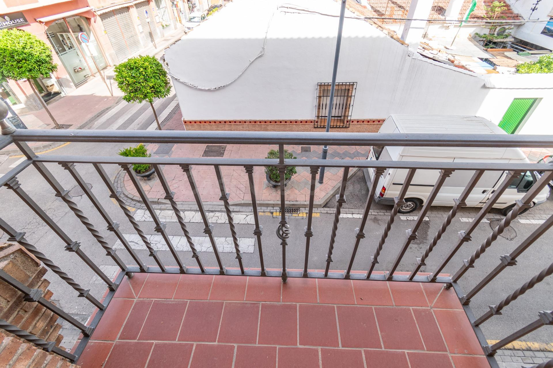 Oportunidad Única: Magnífica Vivienda en el Corazón de Armil - foto 34