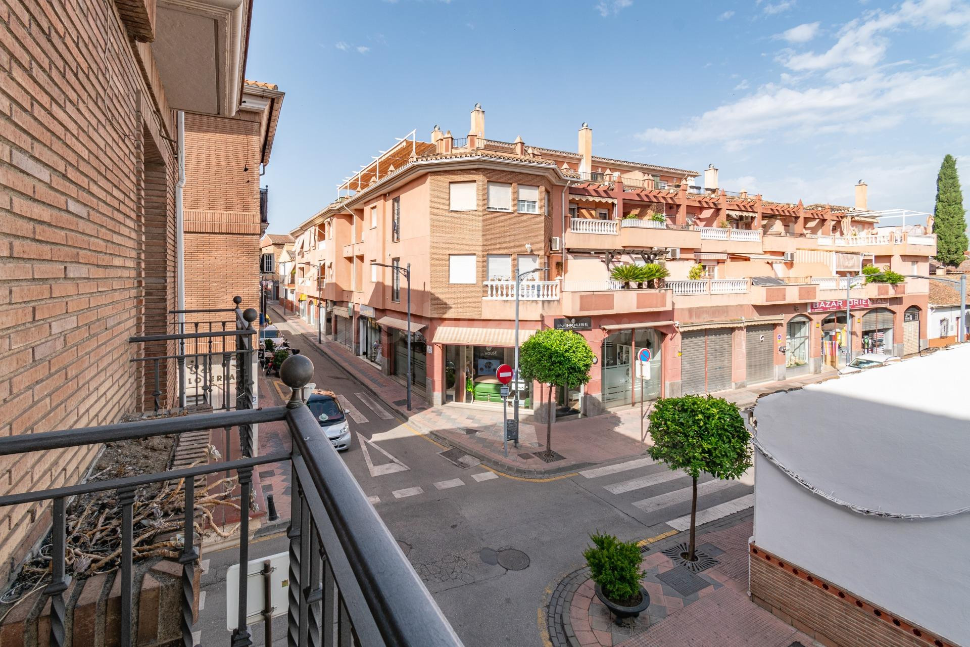 Oportunidad Única: Magnífica Vivienda en el Corazón de Armil - foto 37