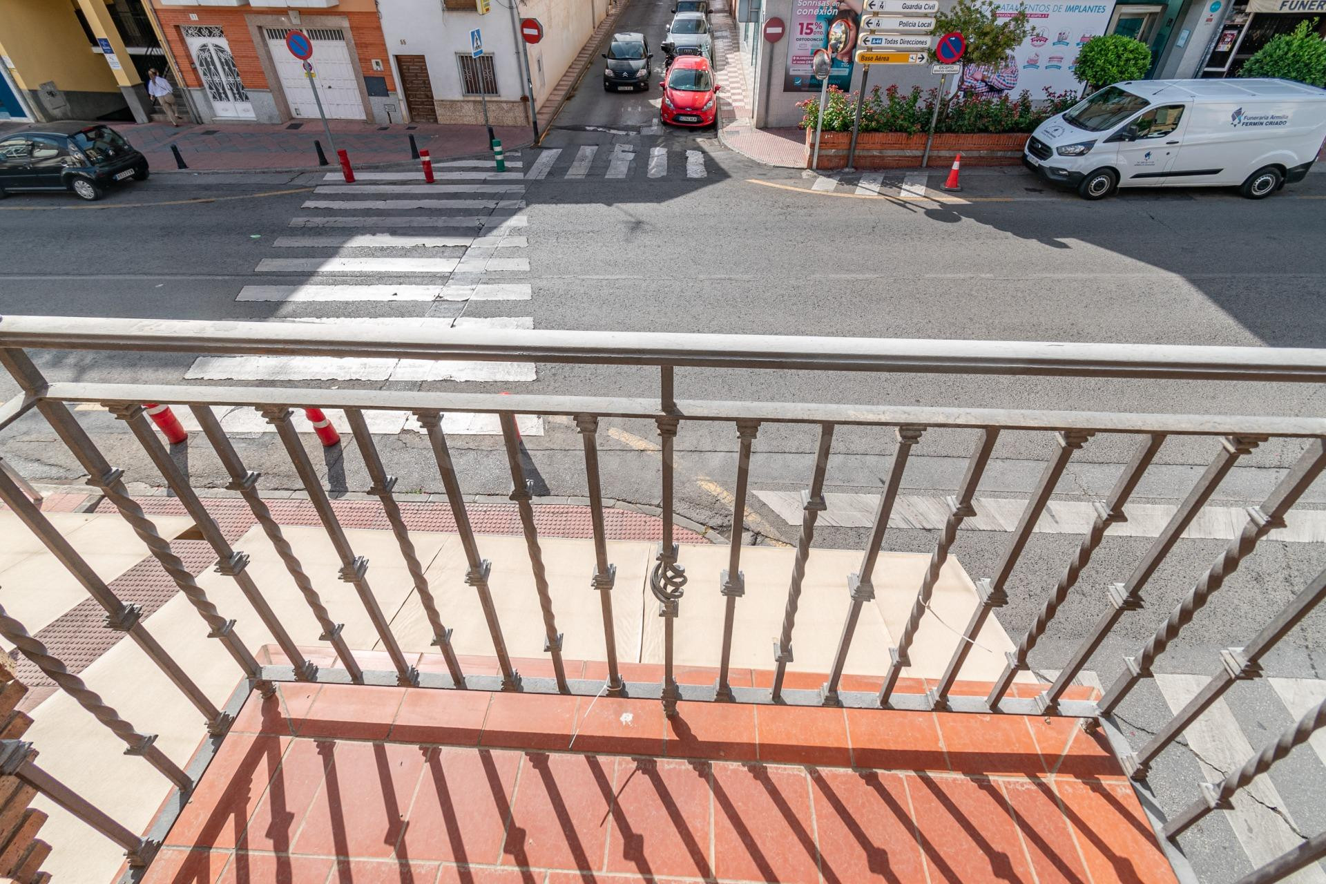 Oportunidad Única: Magnífica Vivienda en el Corazón de Armil - foto 39