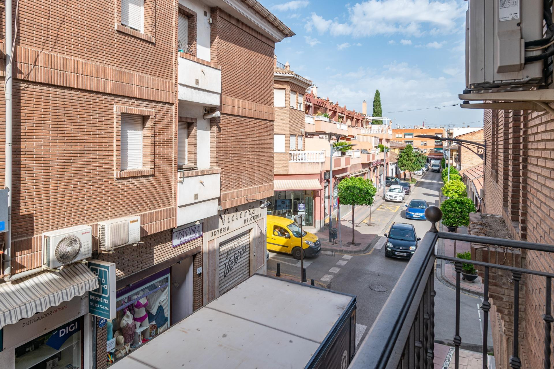 Oportunidad Única: Magnífica Vivienda en el Corazón de Armil - foto 41