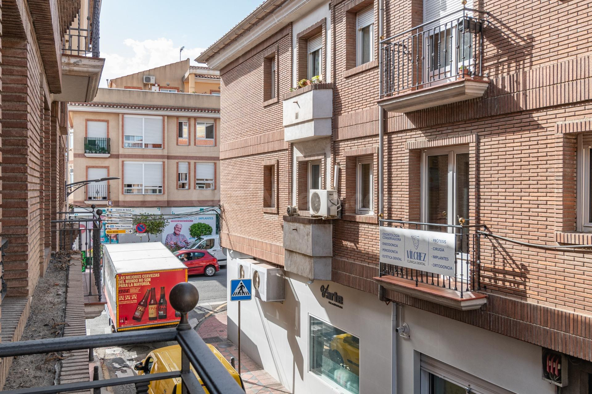 Oportunidad Única: Magnífica Vivienda en el Corazón de Armil - foto 42