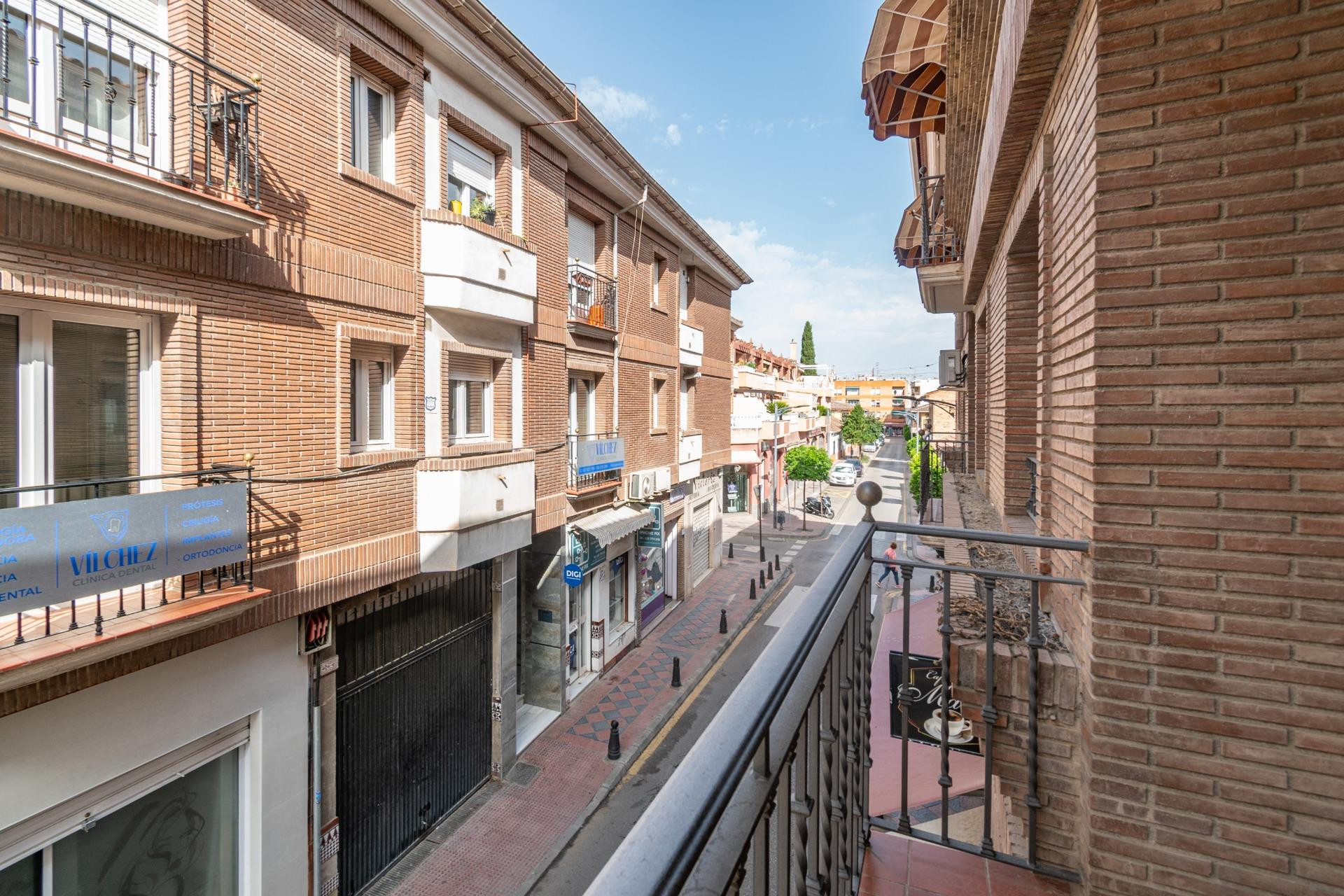 Oportunidad Única: Magnífica Vivienda en el Corazón de Armil - foto 44