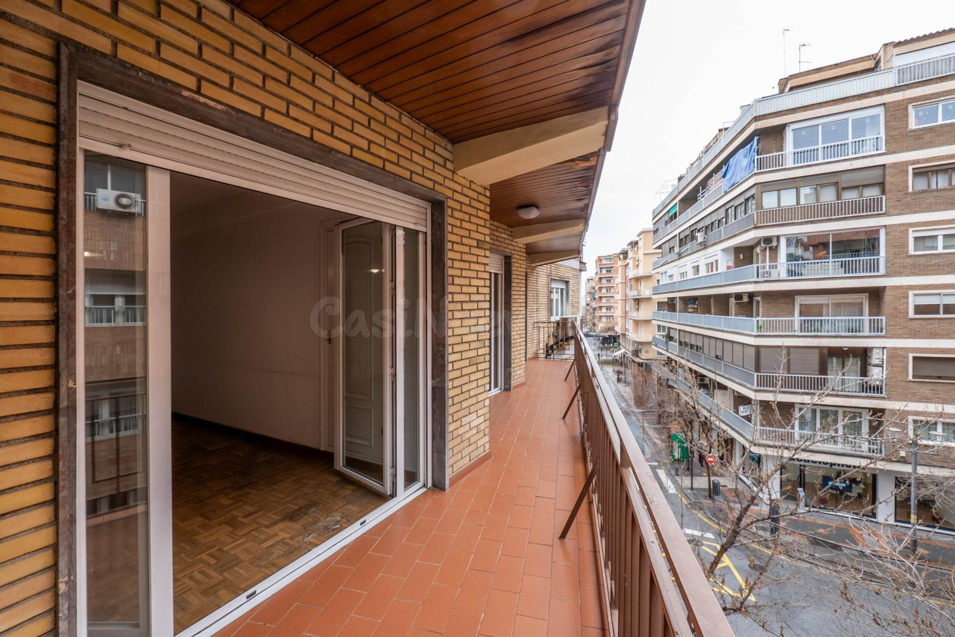 Precioso piso de 213 m2 en Pedro Antonio de Alarcón esquina  - foto 2